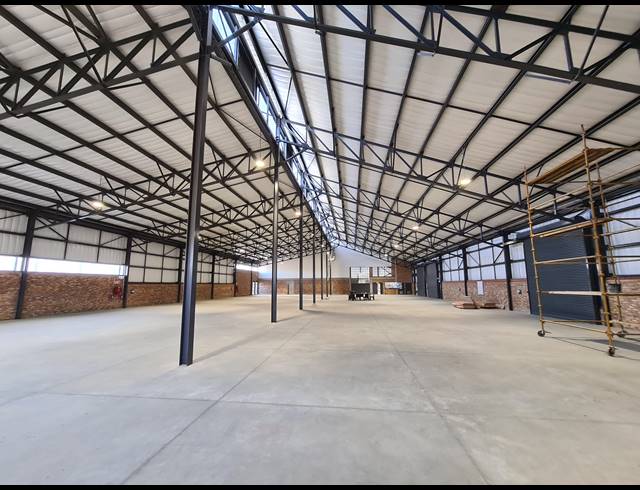 2,458M² WAREHOUSE TO LET IN RIVERSANDS